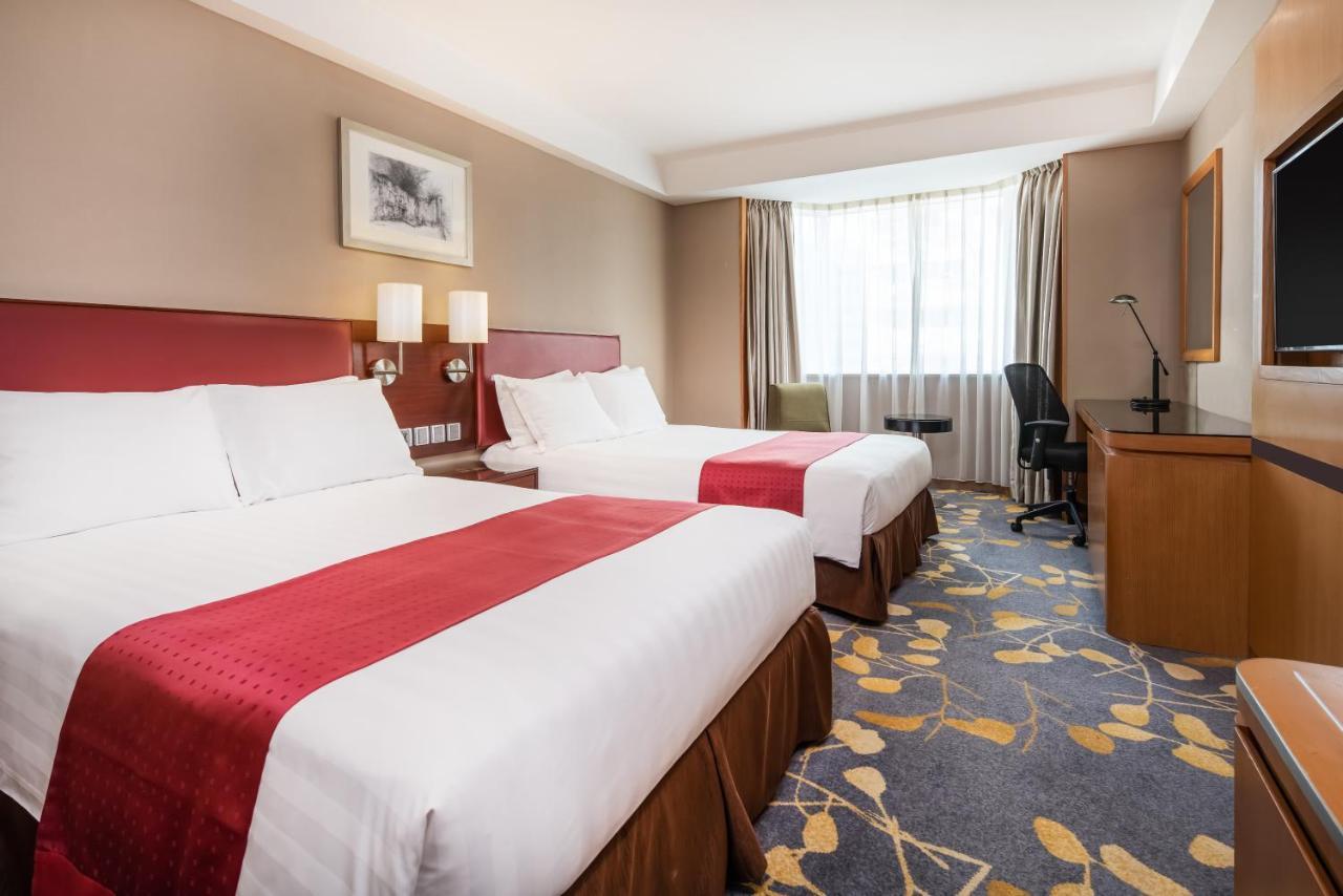By Ihg
