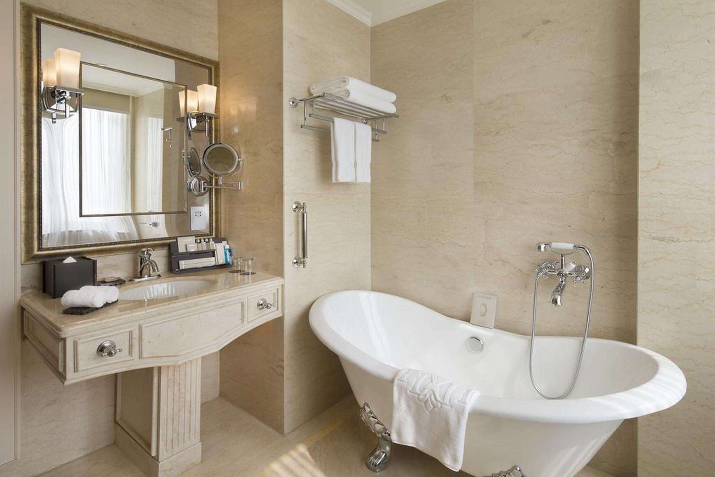 Harbourview Hotel