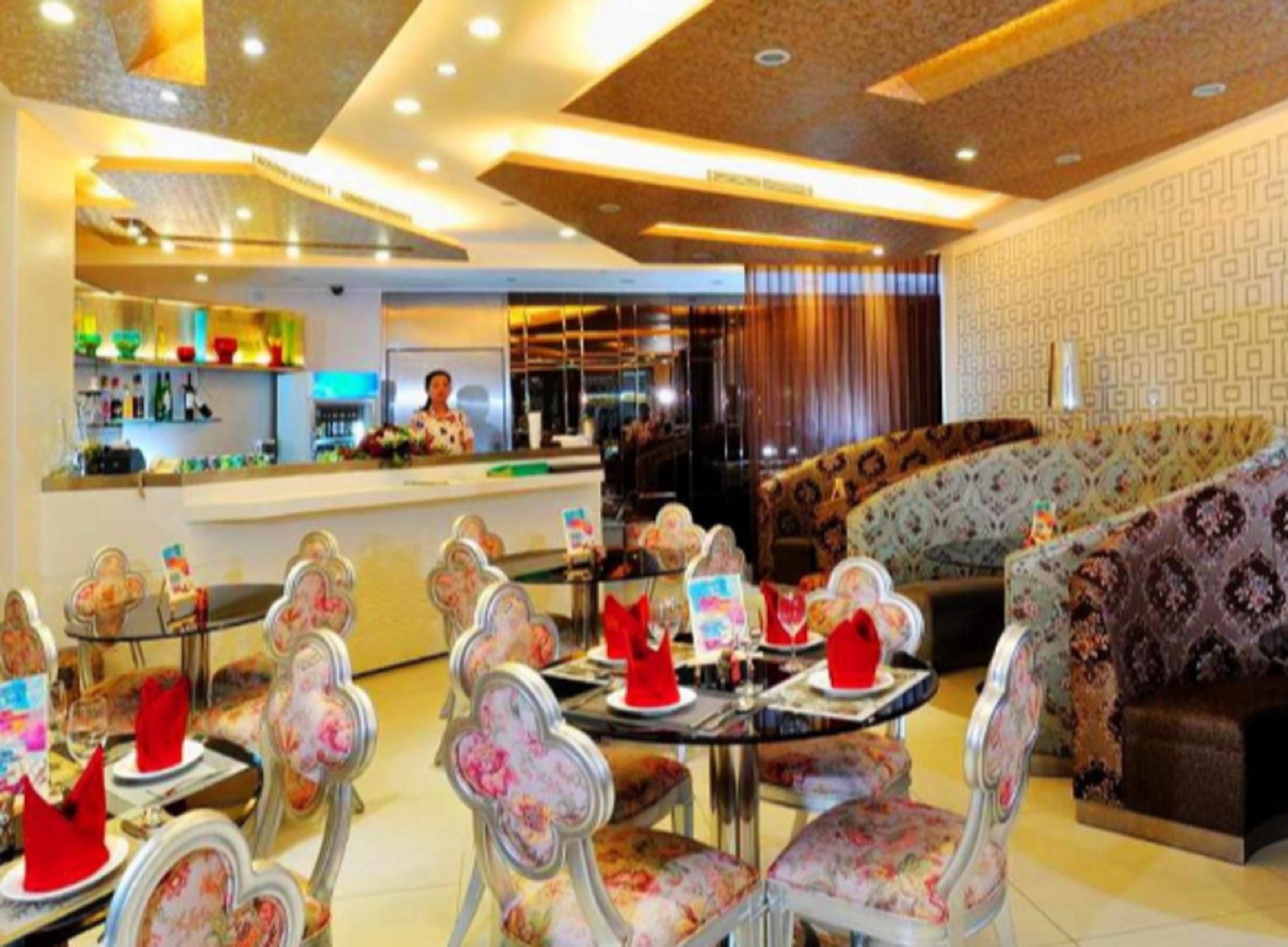Metropole Hotel 3*