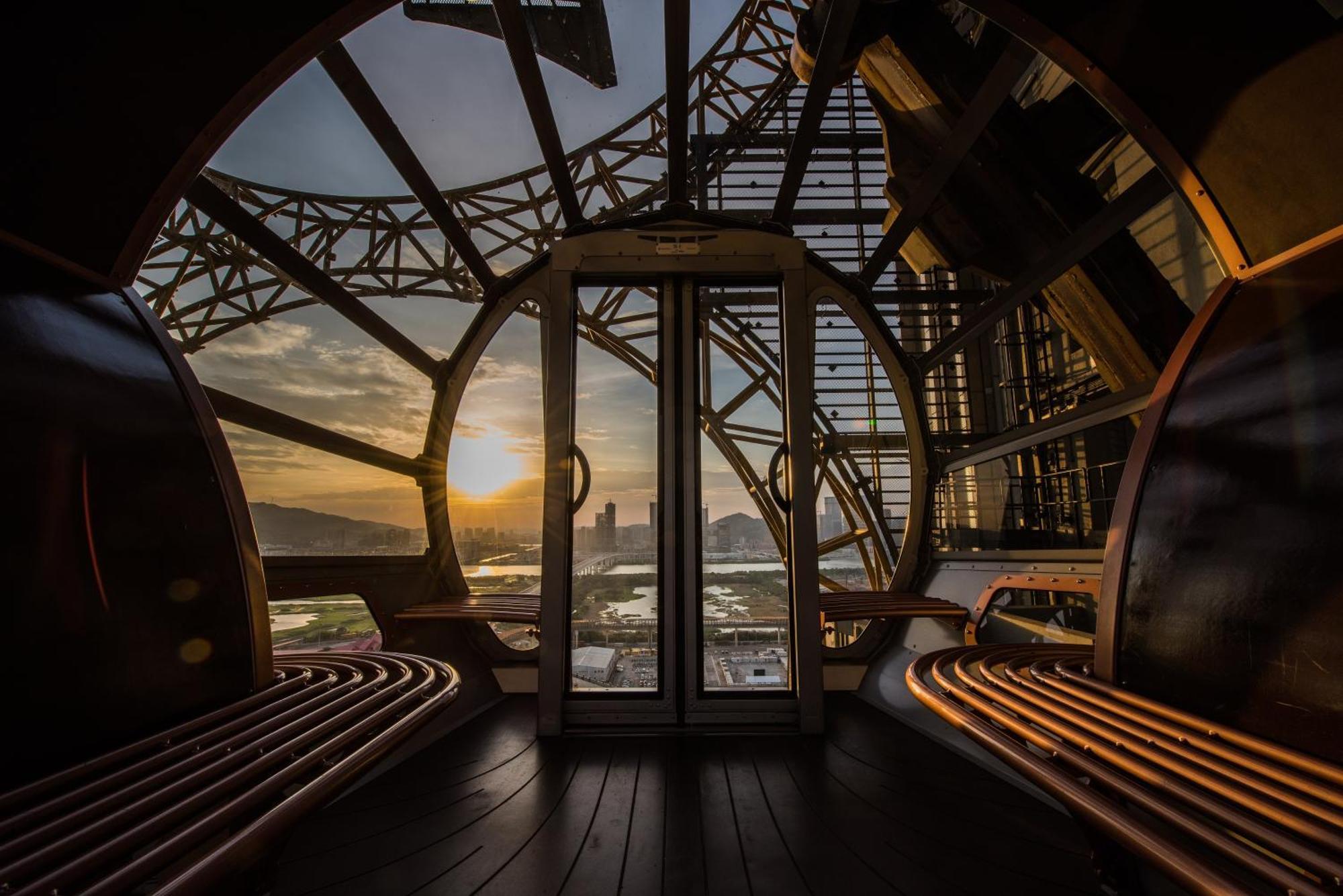 - Epic Tower Hotel 5*