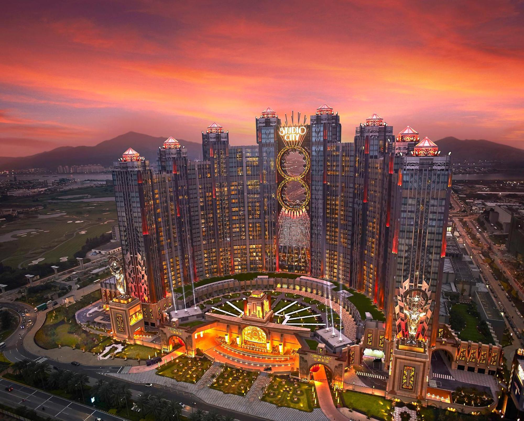 - Epic Tower 5*