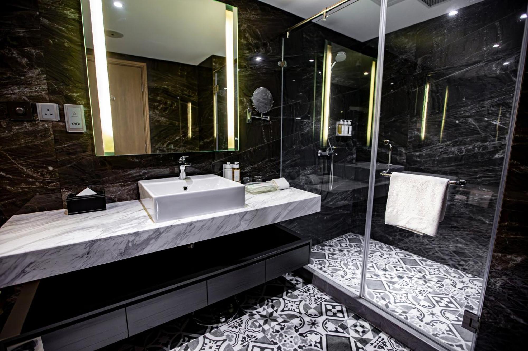 By Ihg