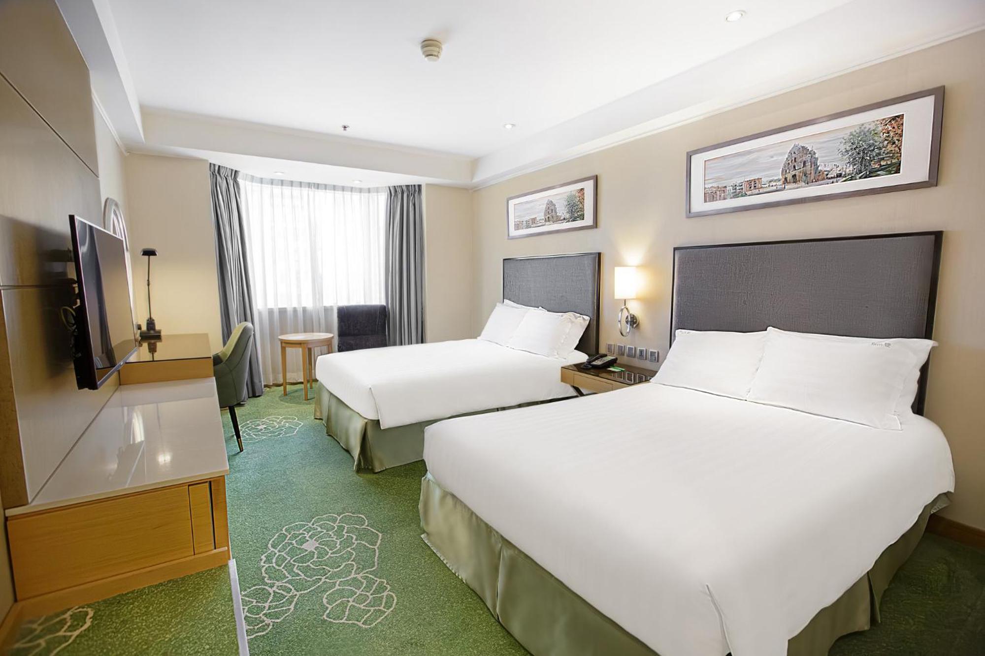 By Ihg 4*