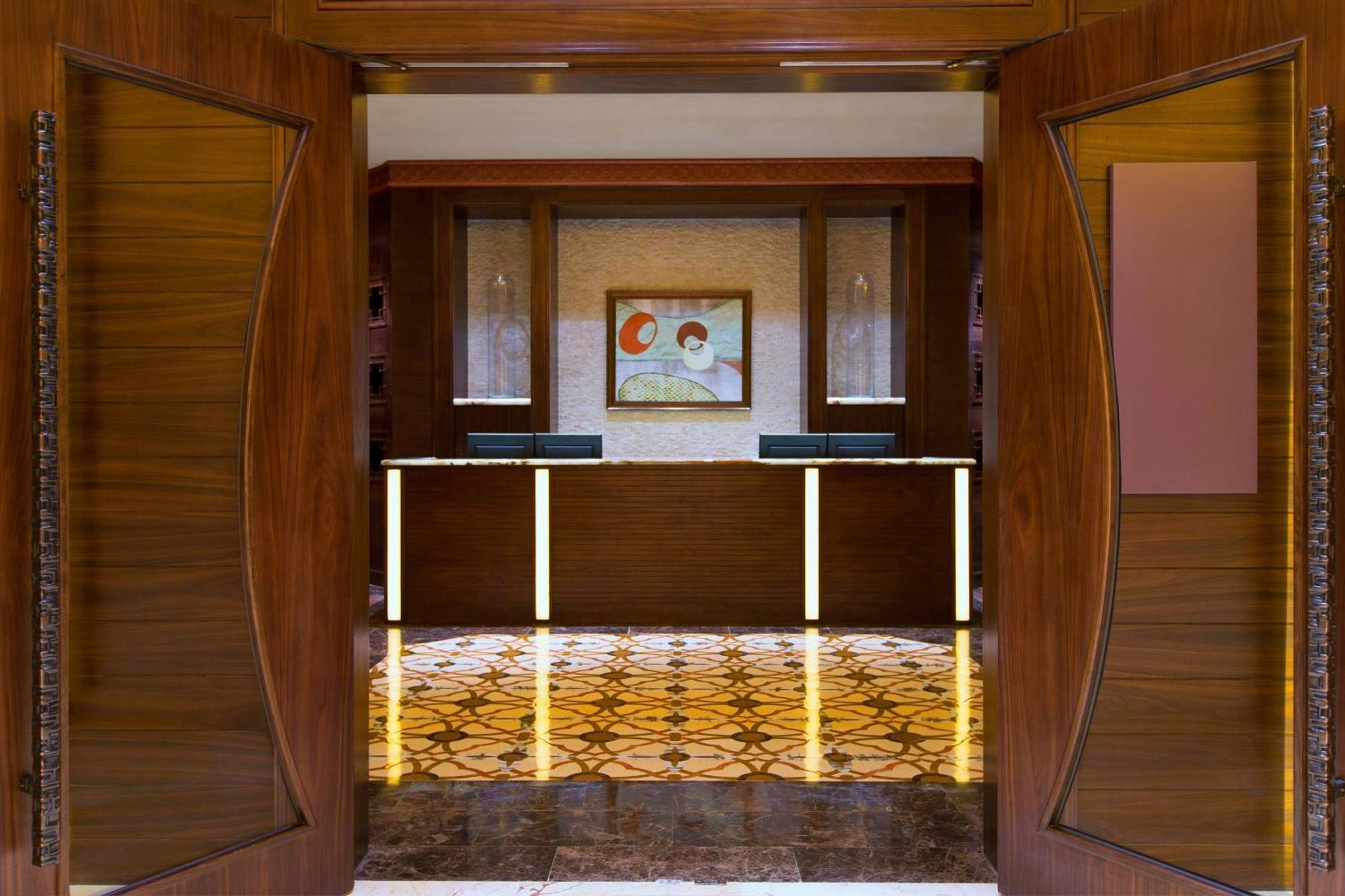 Hotel Londoner Grand, A Luxury Collection Hotel, 5*