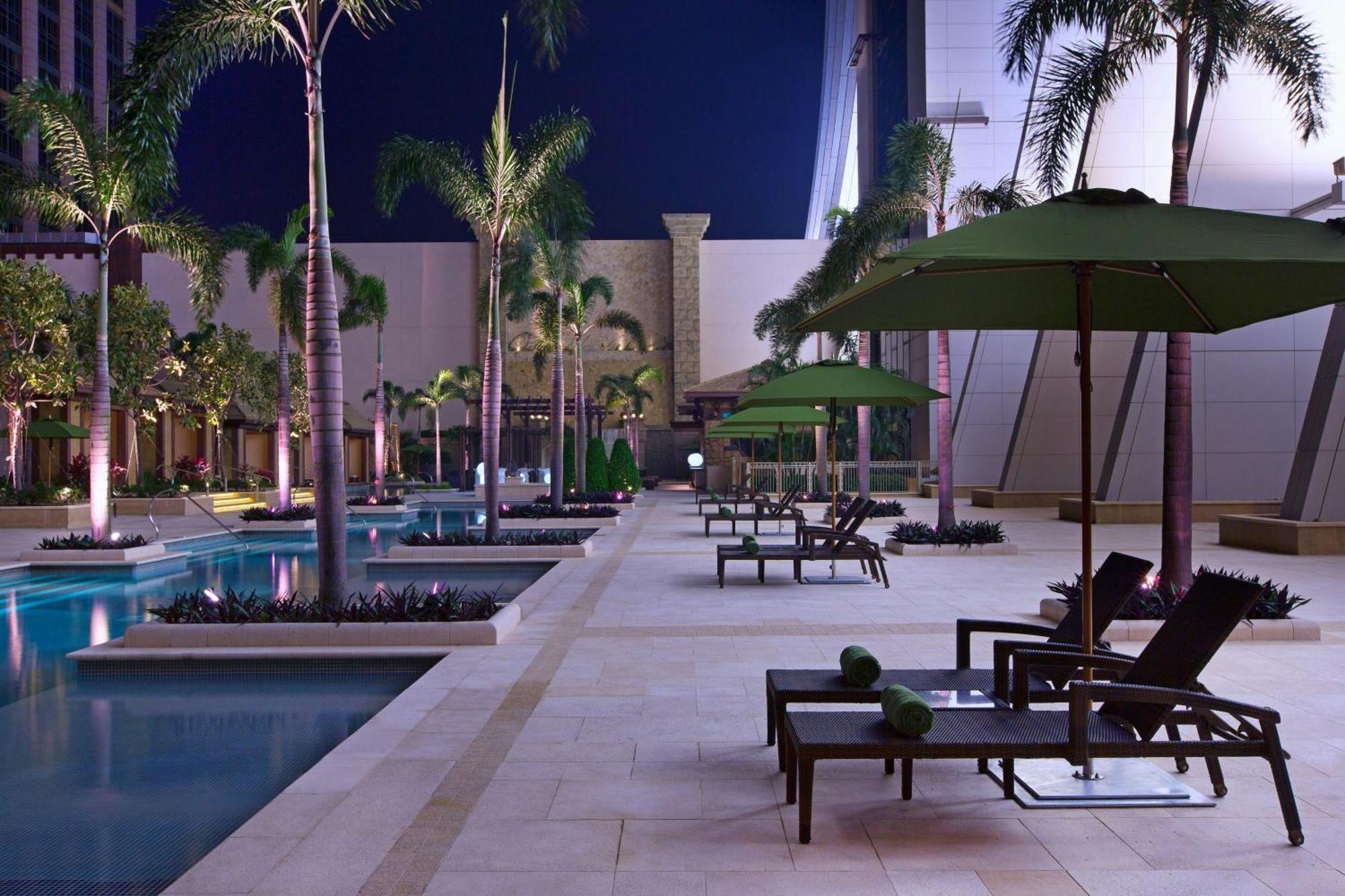 Londoner Grand, A Luxury Collection Hotel,
