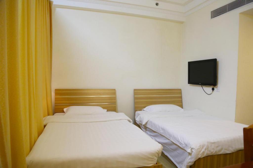 Grand Harbour Hotel