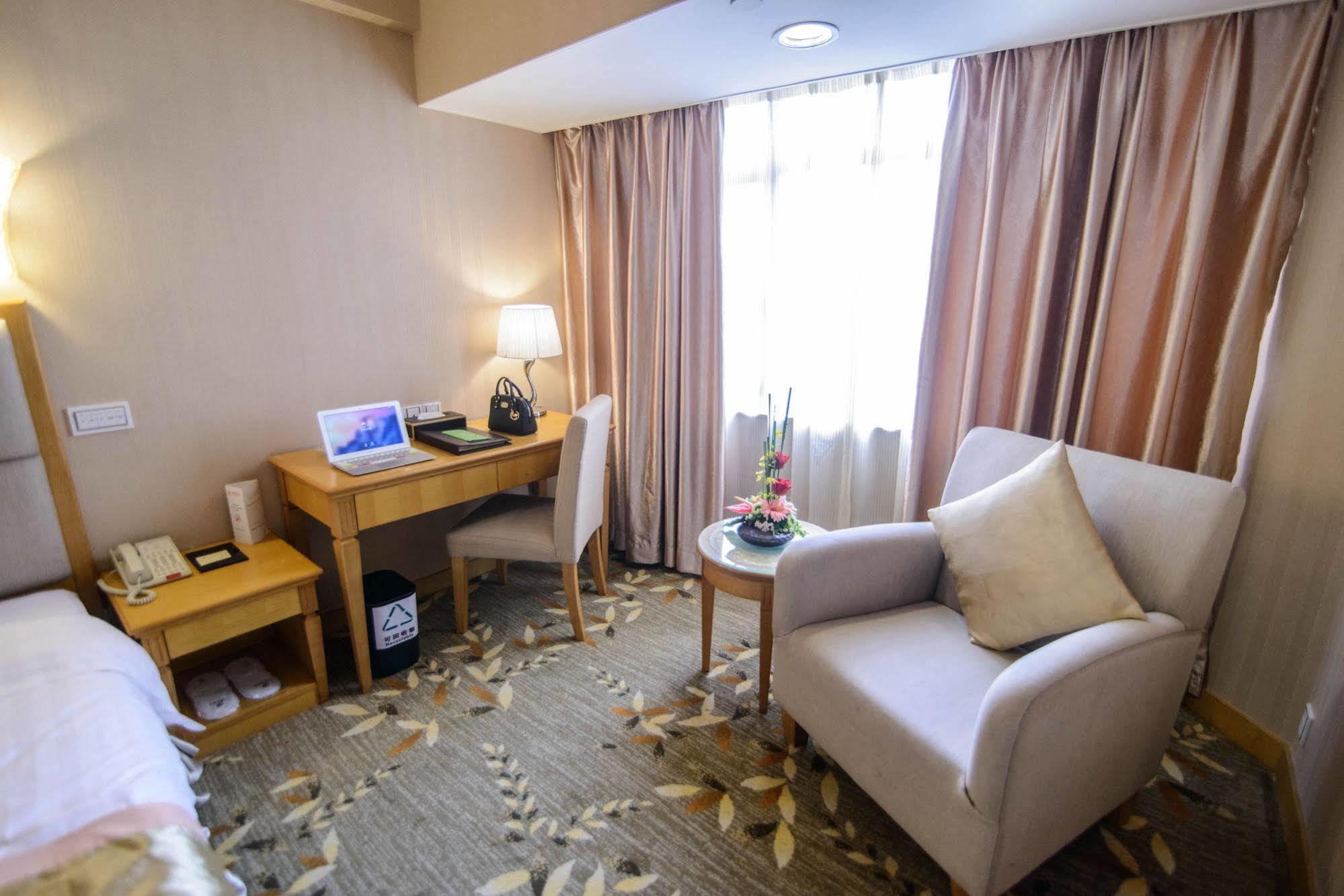 Hotel Fu Hua 3*