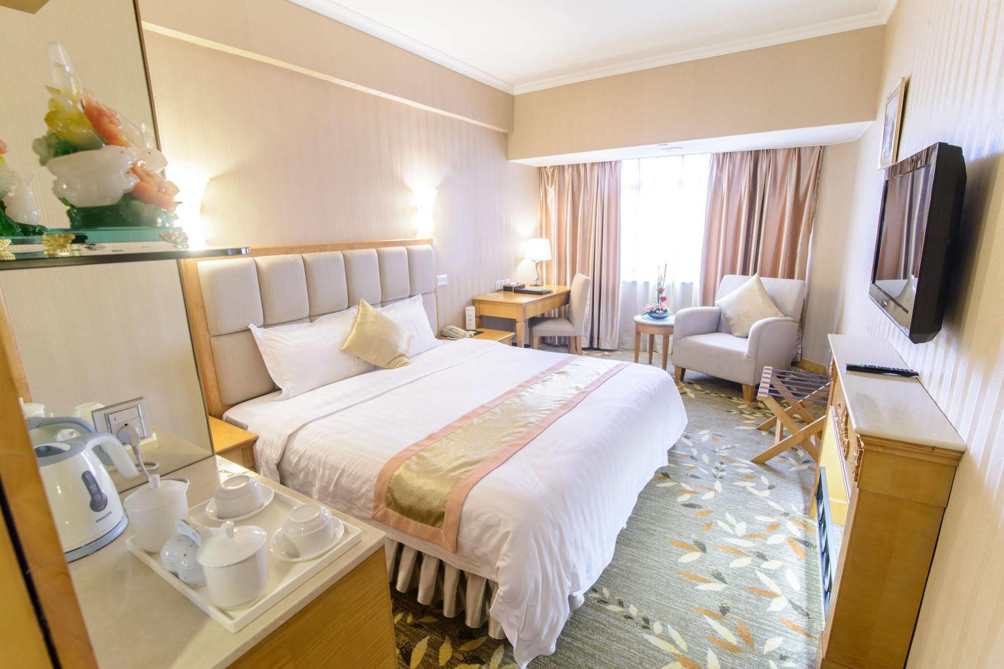 Fu Hua Hotel 3*