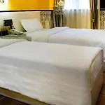 Happy Family Hotel