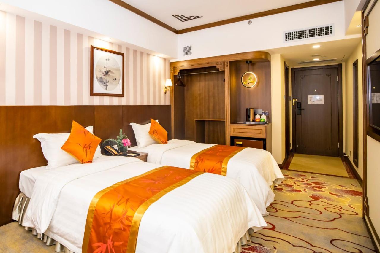 Fu Hua Hotel 3*