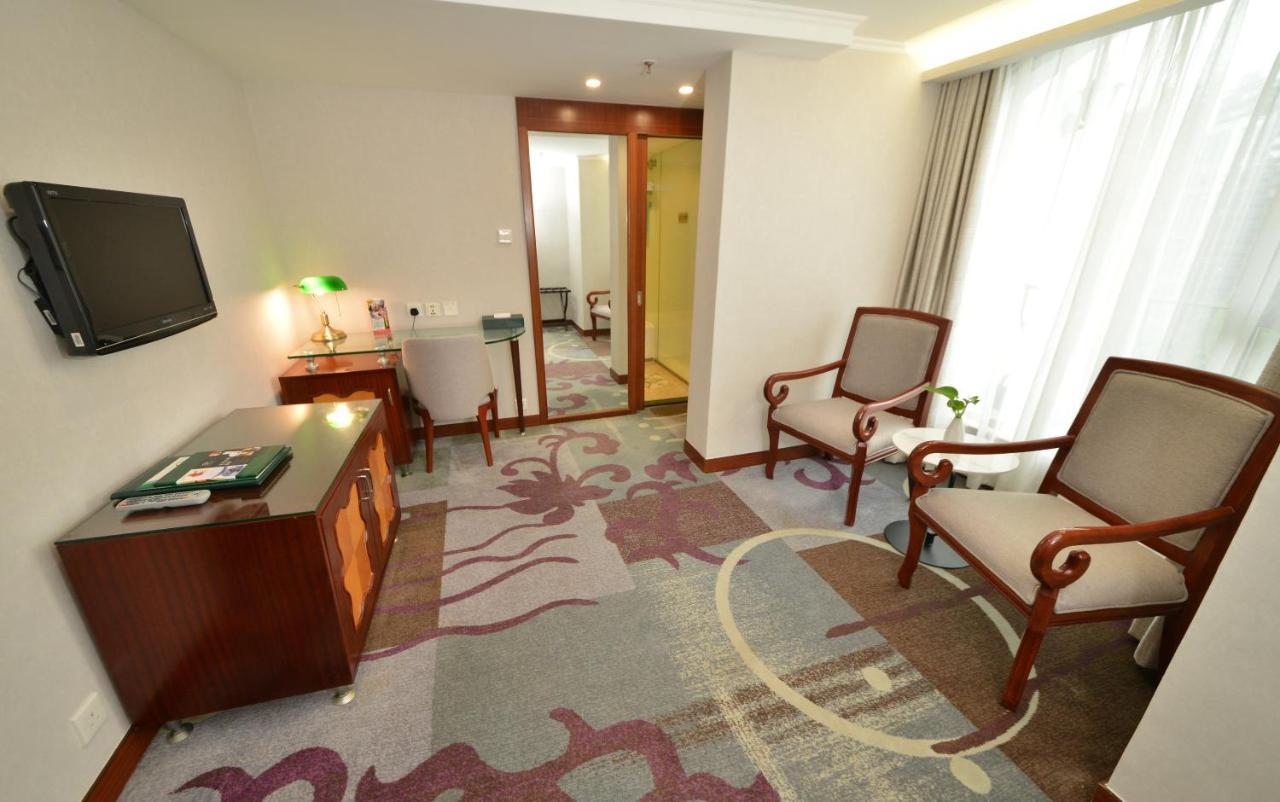 Khách sạn Guia 3*