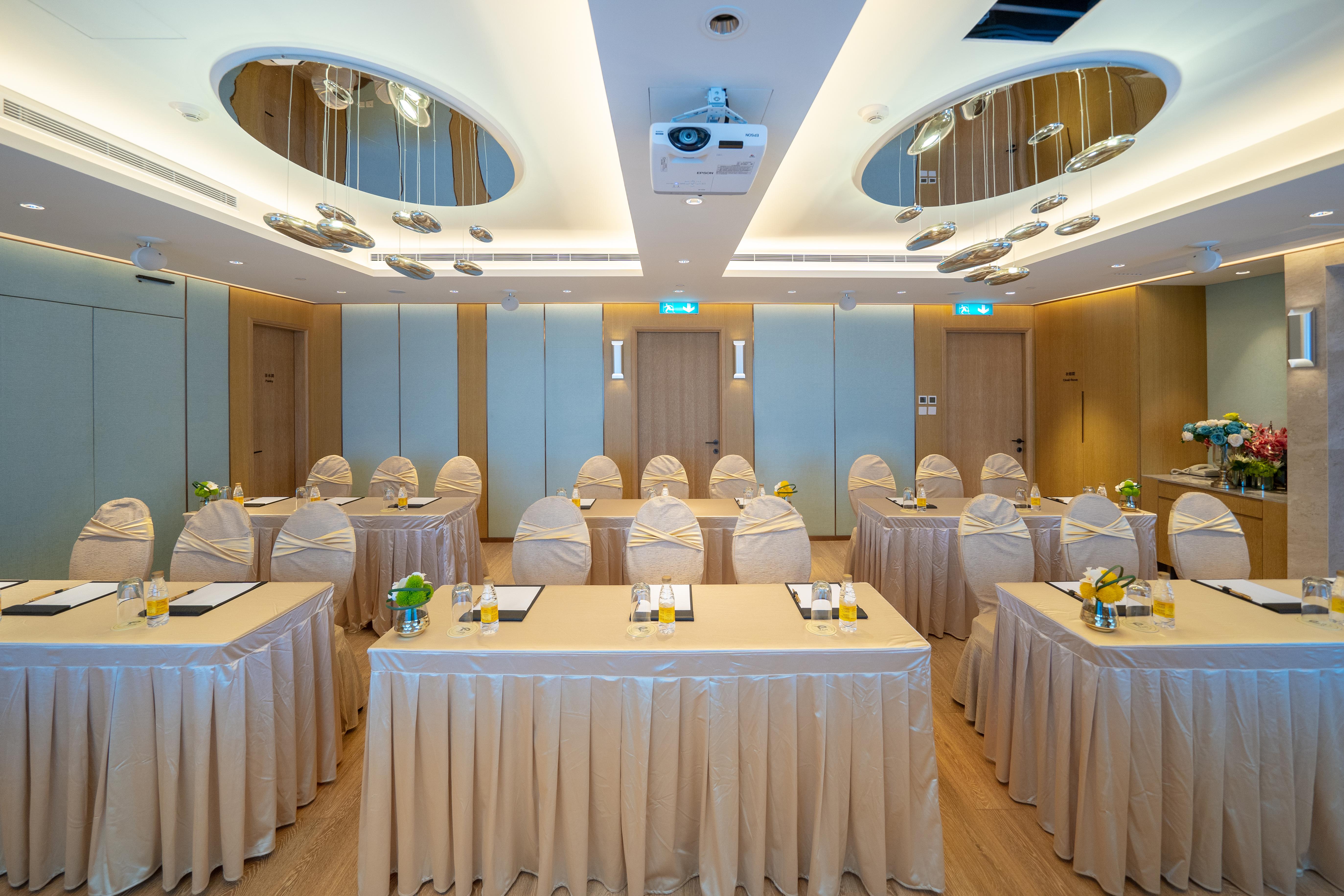 Grand Dragon Hotel