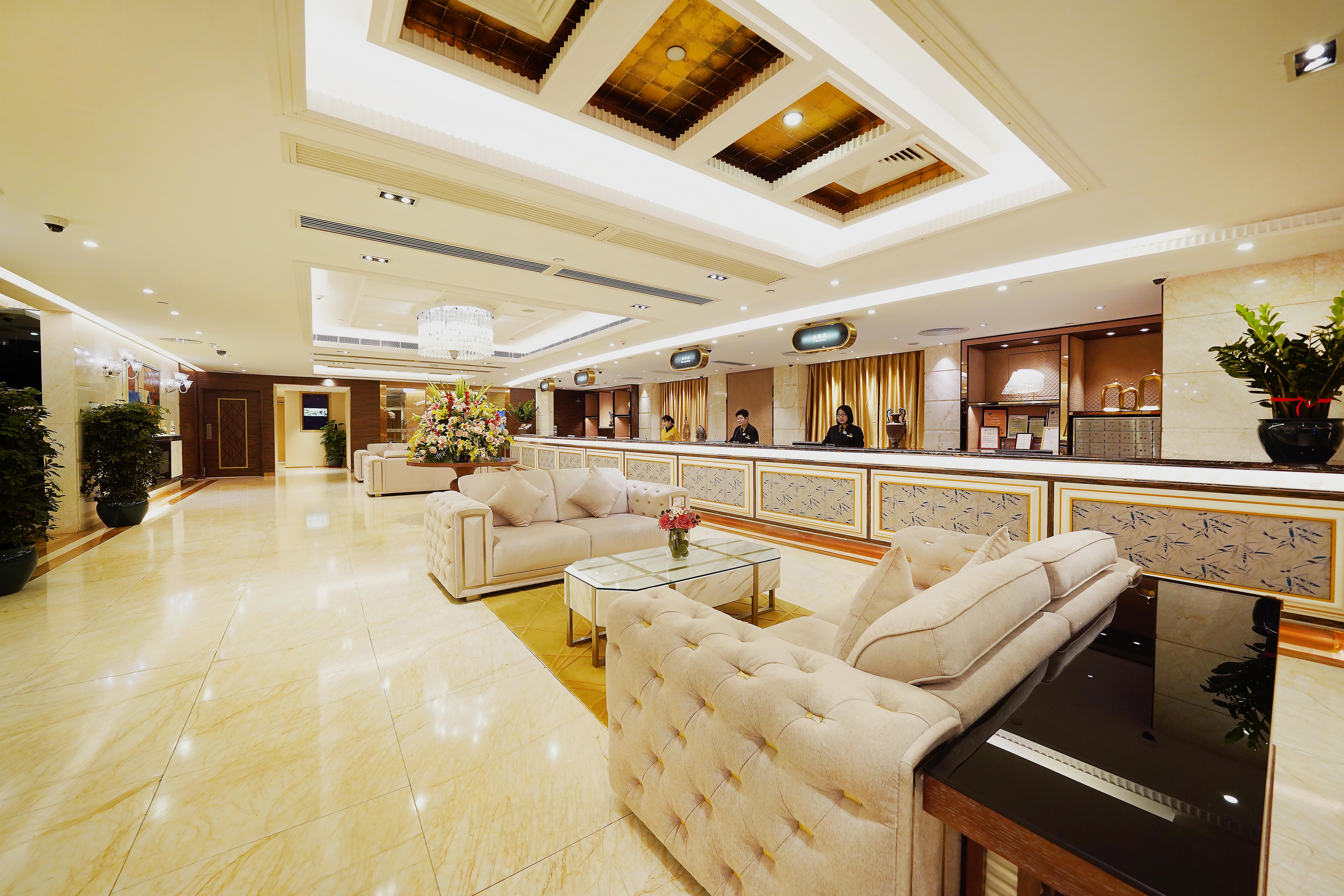 Grand Dragon Hotel 4*