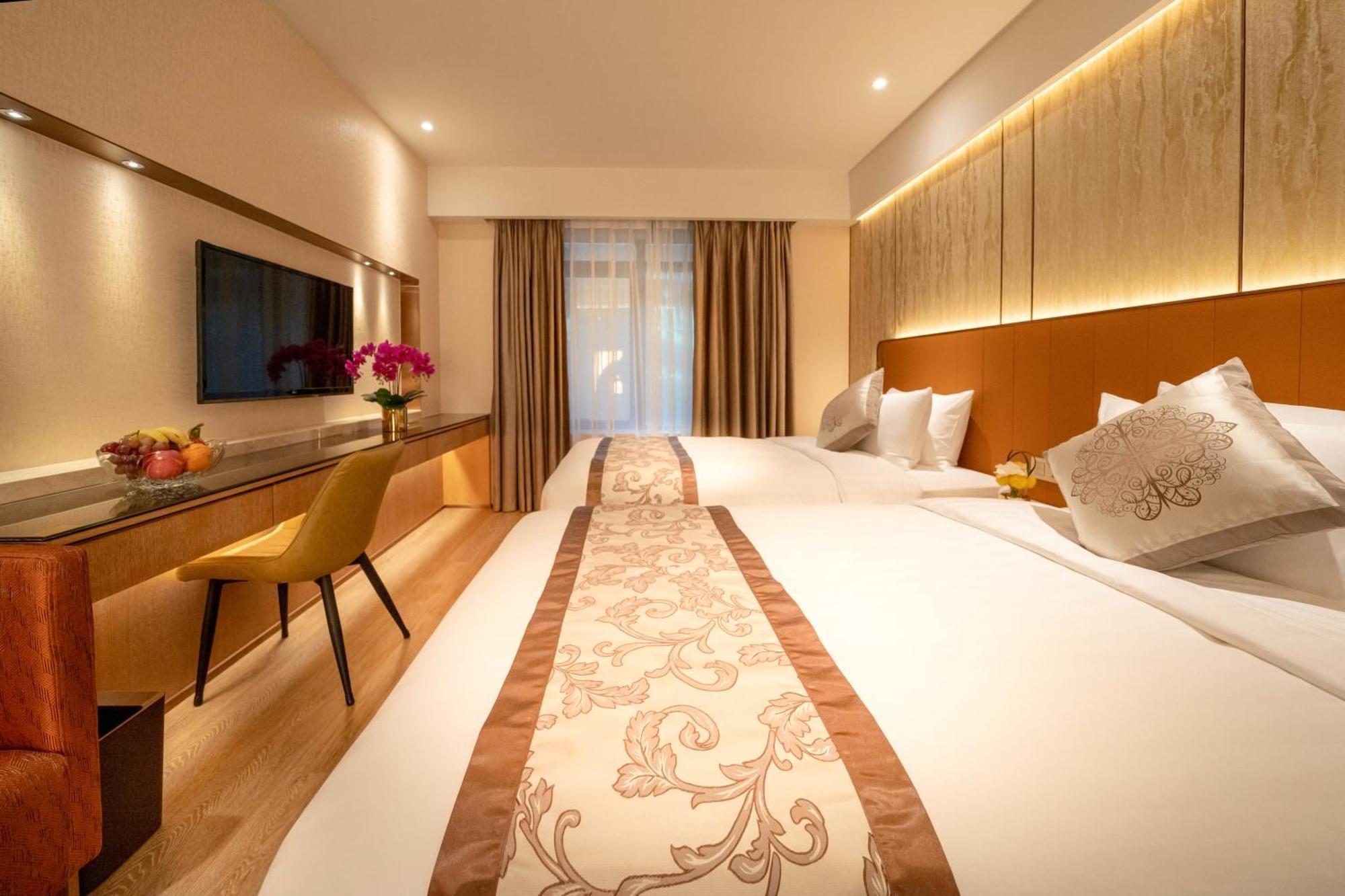 Hotel Golden Dragon 4*