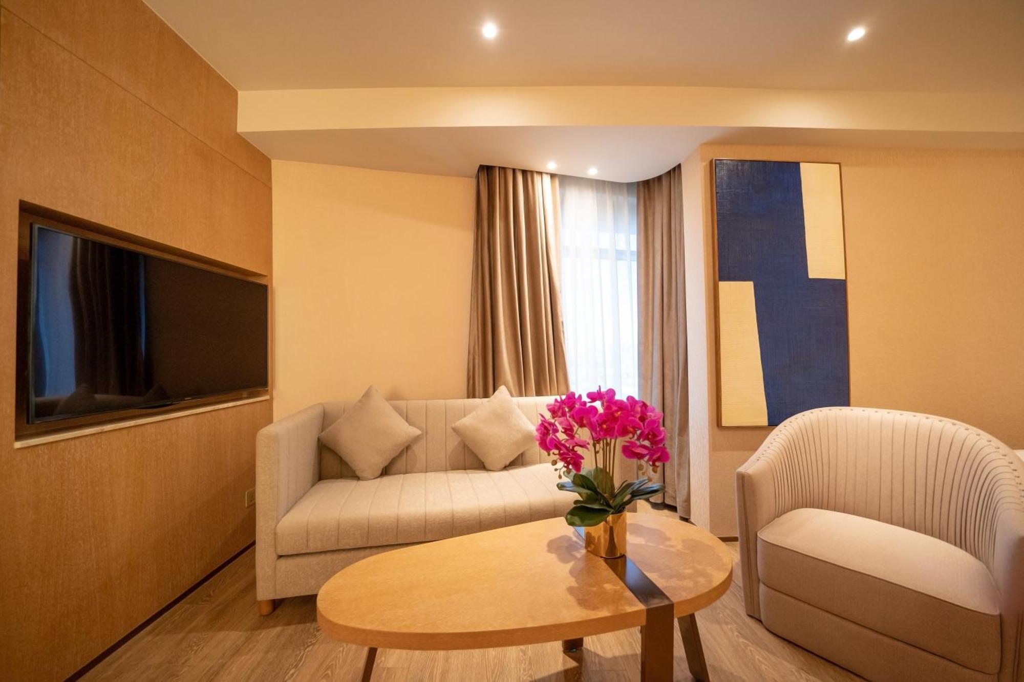 Hotel Golden Dragon