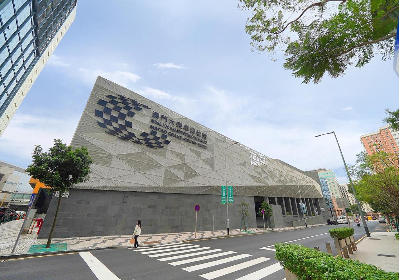 Golden Dragon Hotel 4*