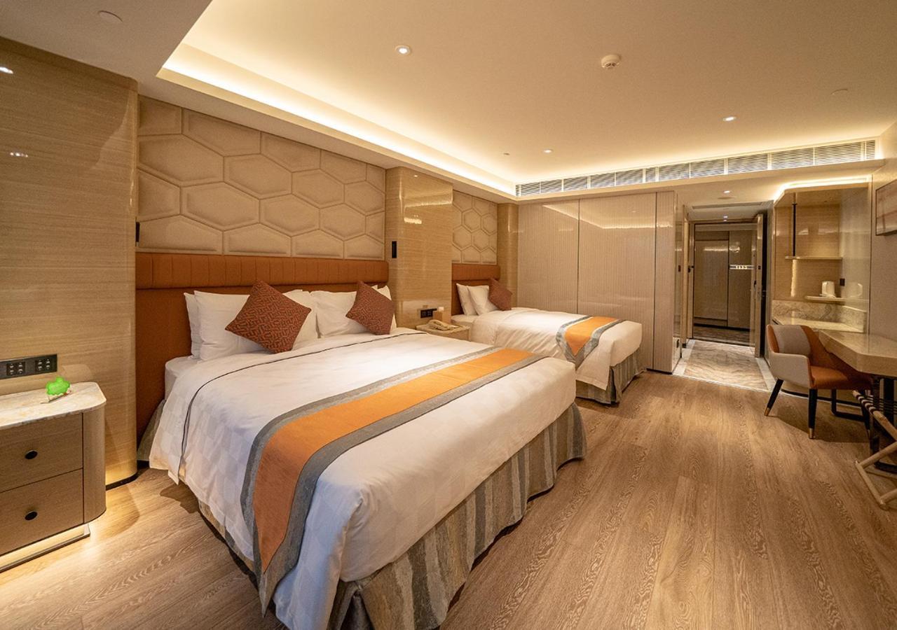 Hotel Golden Dragon 4*
