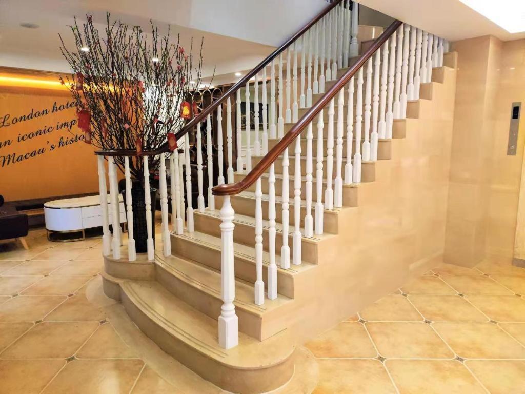 Hotel London 2*