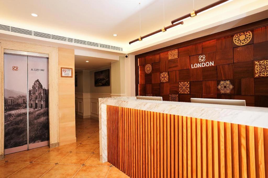 London 2*