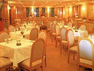 Metropole Hotel 3*