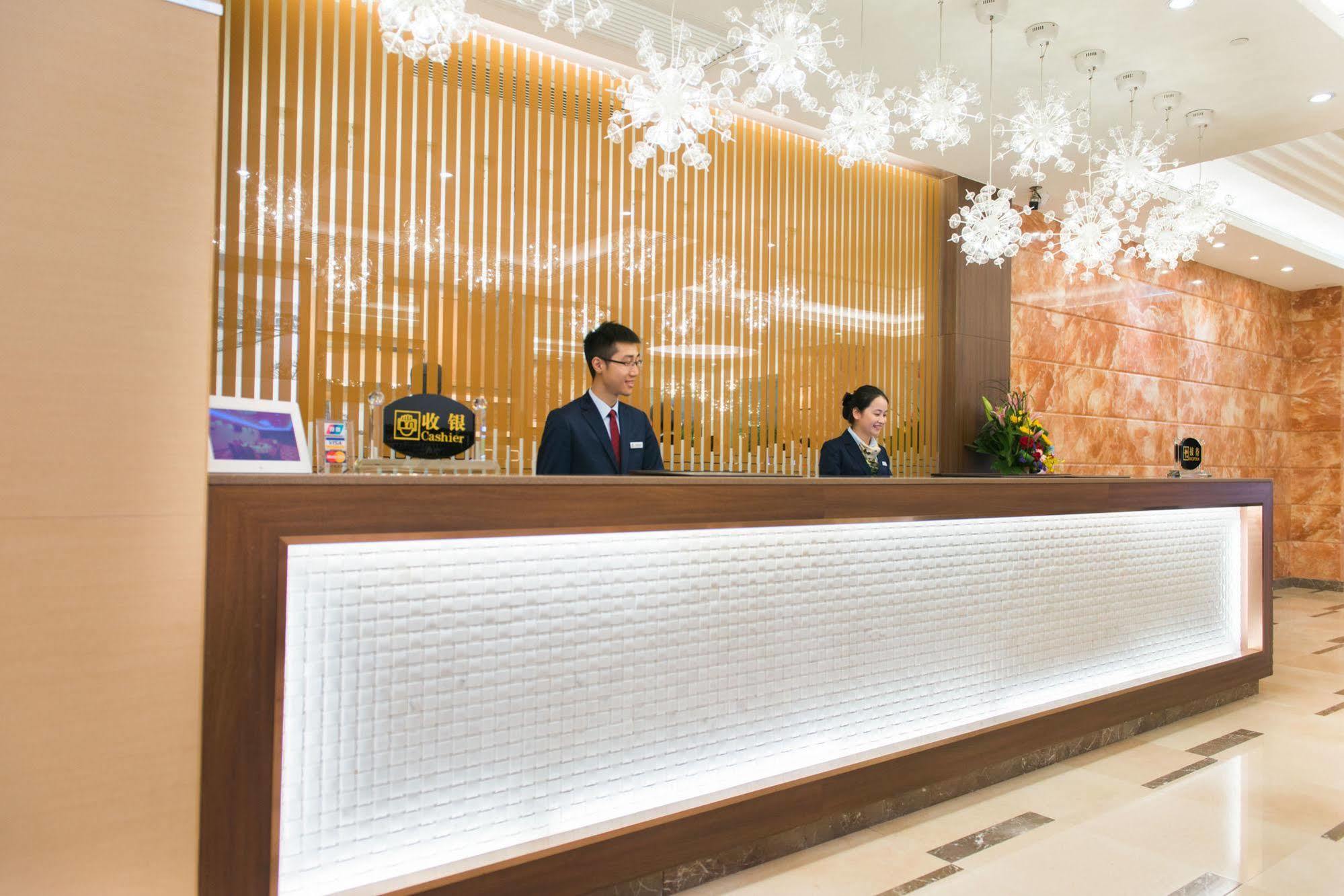 Fu Hua Hotel 3*
