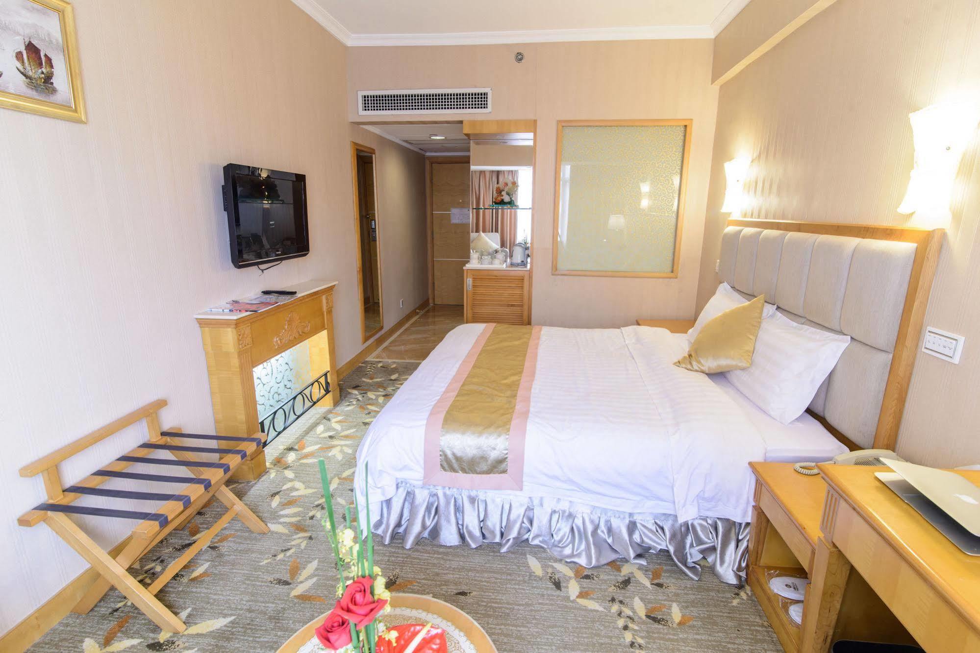 Fu Hua 3* Macau