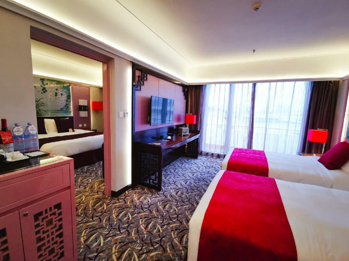 Riviera Hotel