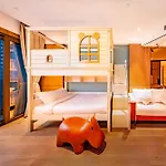 Yoho Treasure Island Hotel