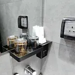 London Hotel