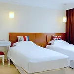 Ole London Hotel