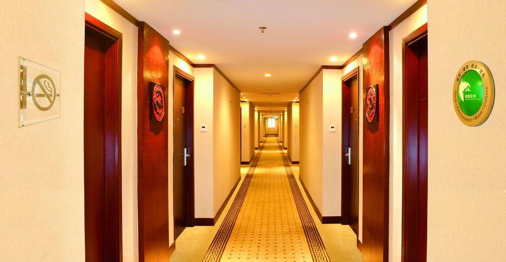 Emperor 3* Macau
