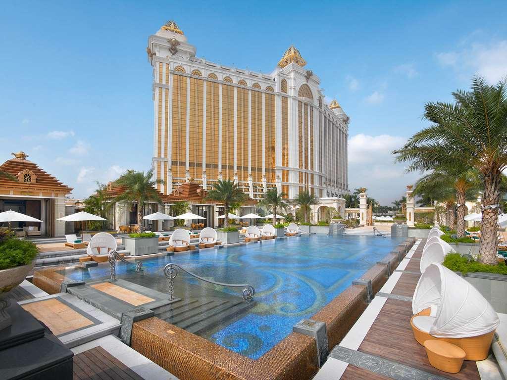 Banyan Tree Hotel 5*