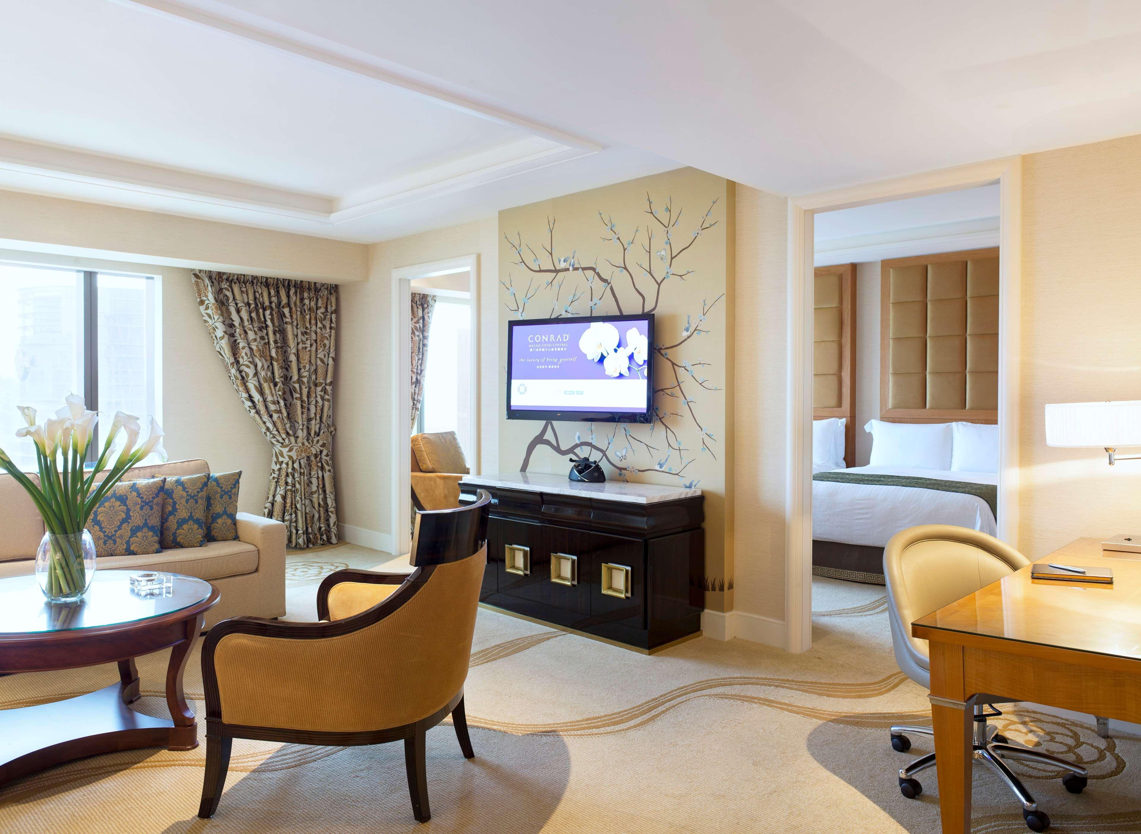 Conrad Hotel 5*