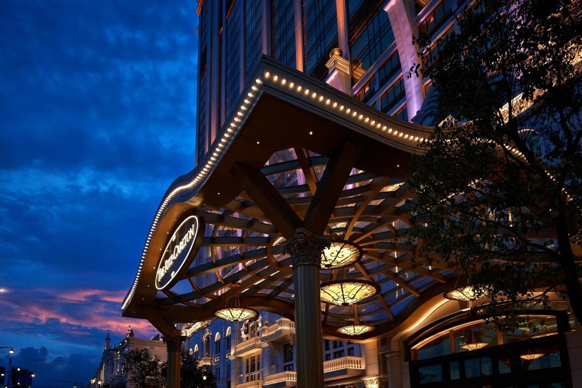 The Ritz-carlton, 5*