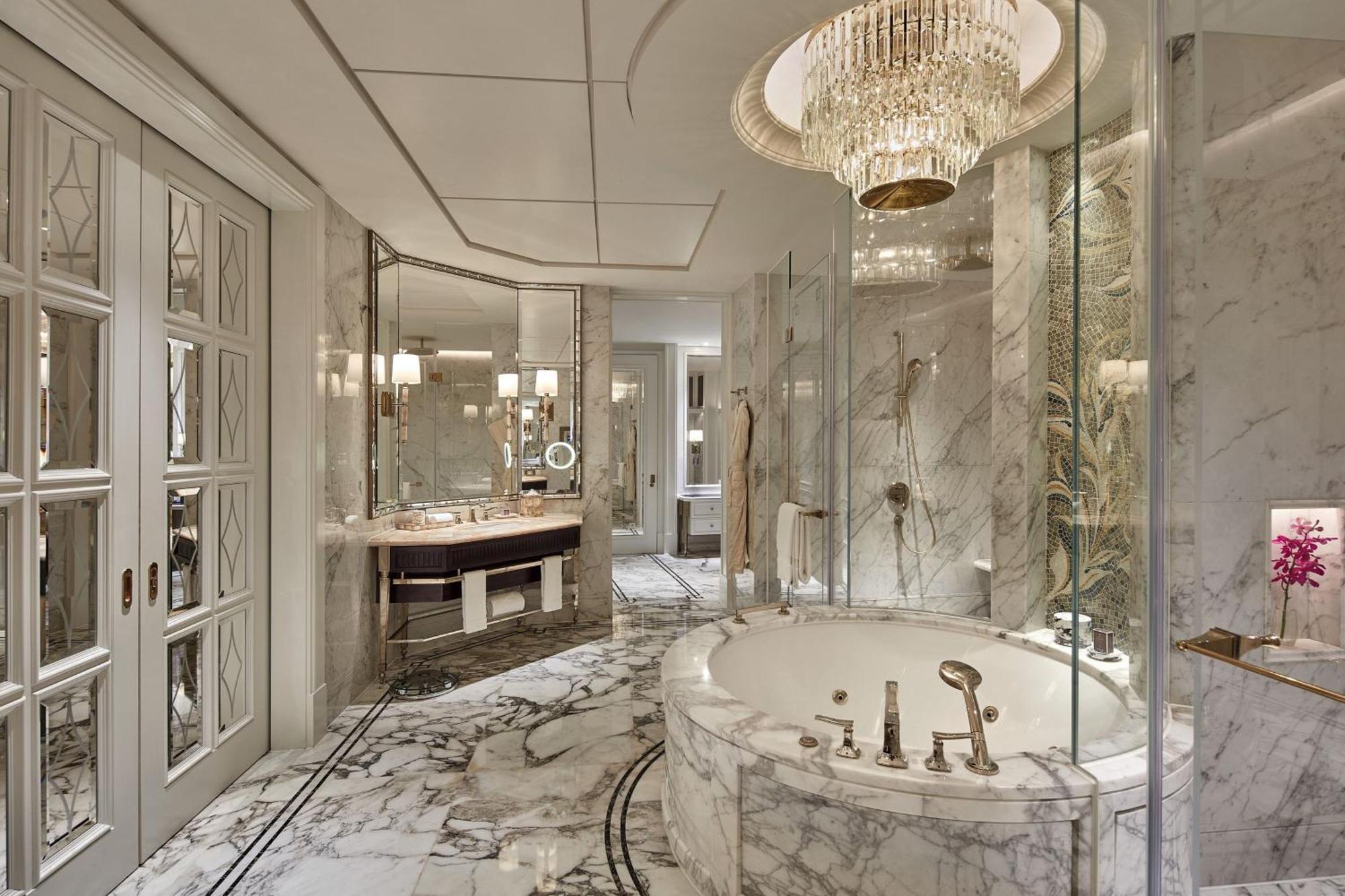 The Ritz-carlton, 5*