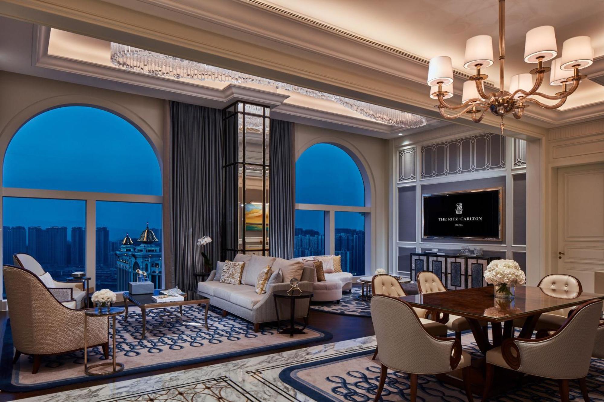 The Ritz-carlton, Hotel