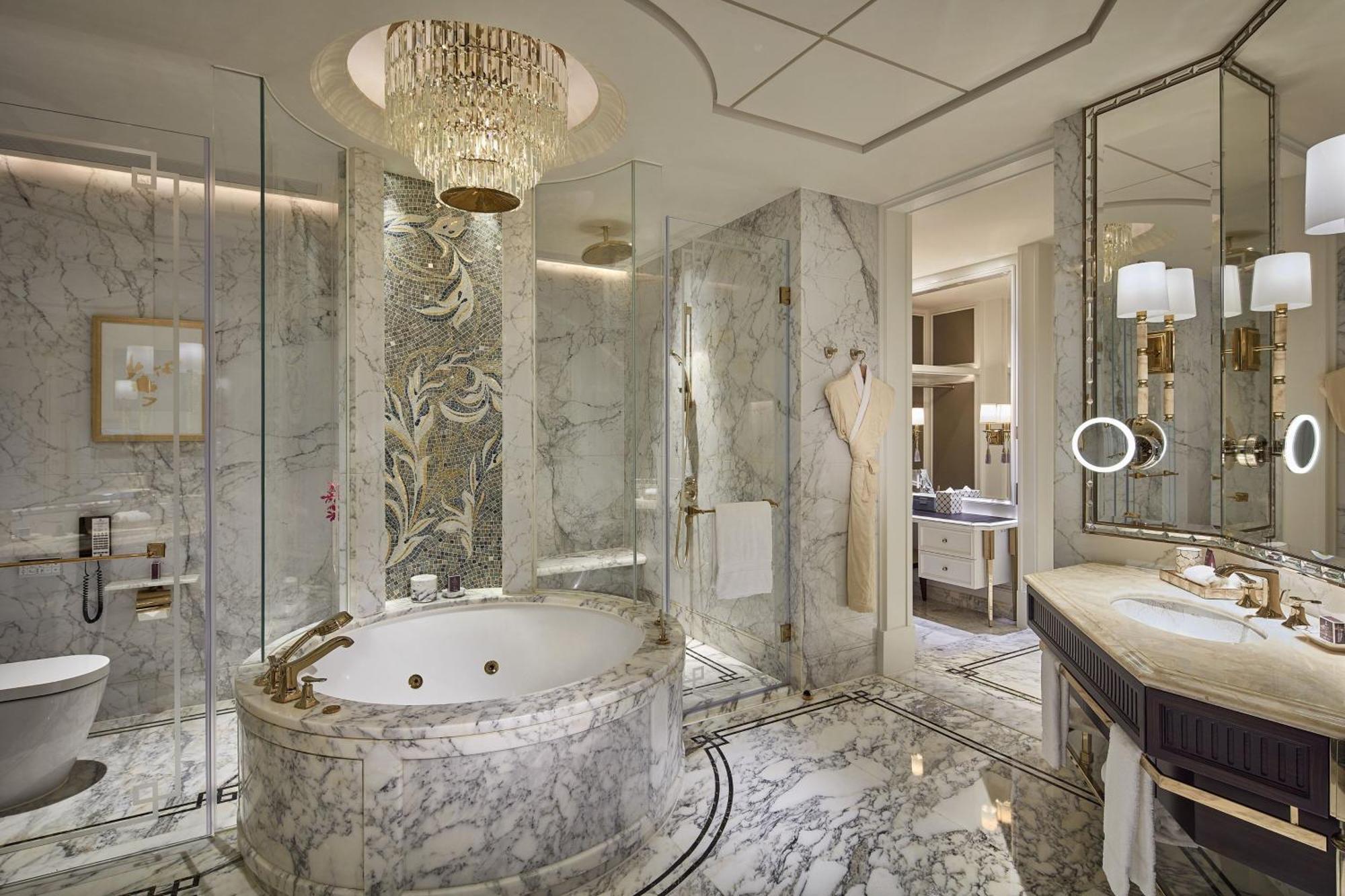 The Ritz-carlton, Hotel 5*