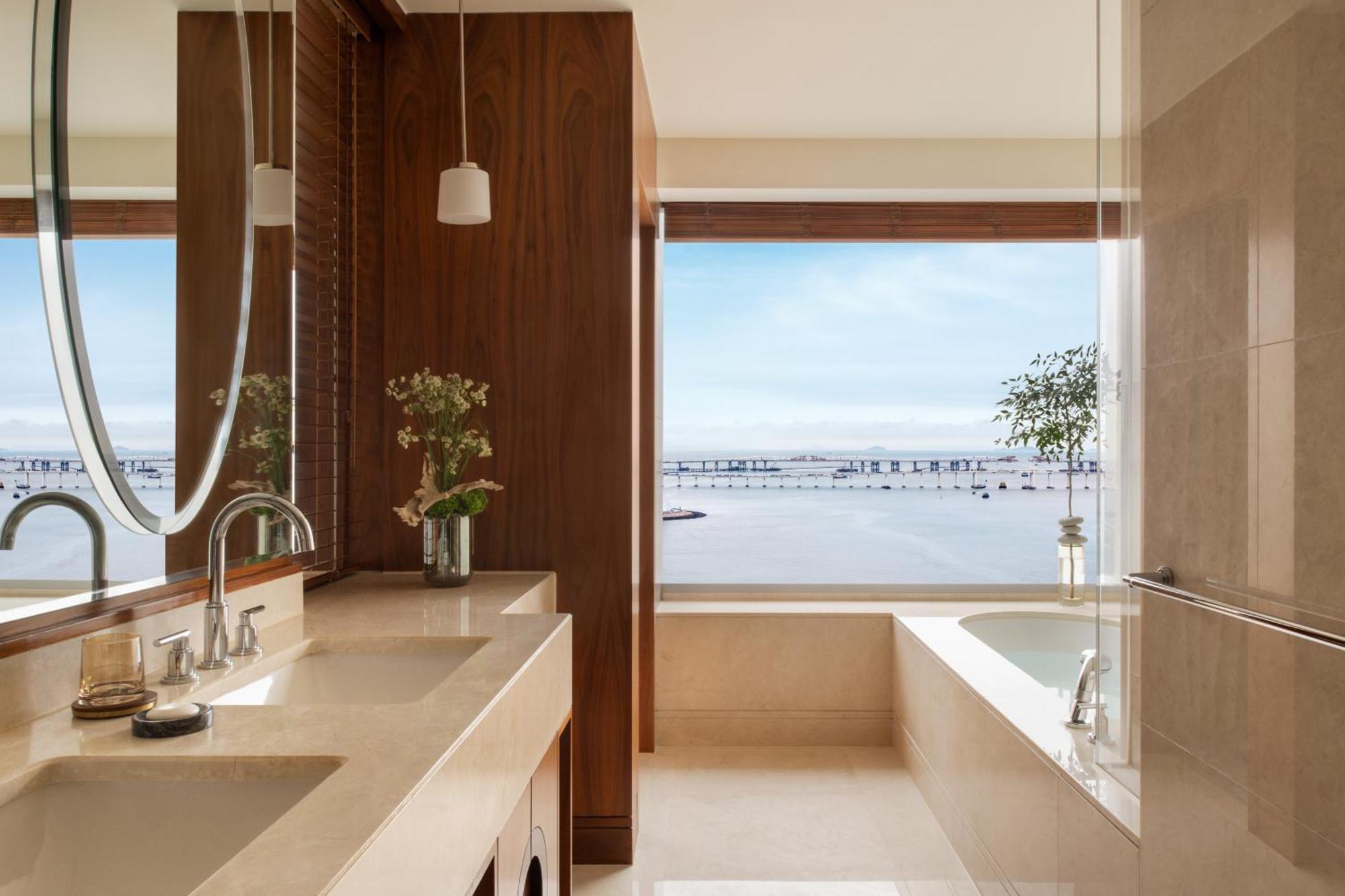 Mandarin Oriental,