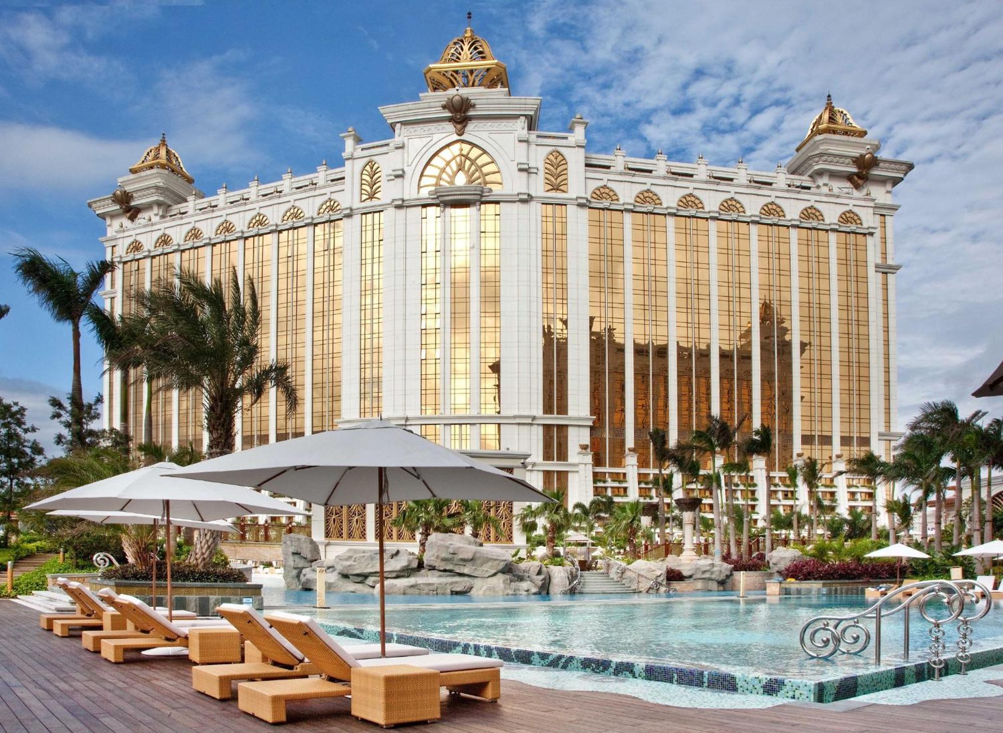 Galaxy Hotel 5*