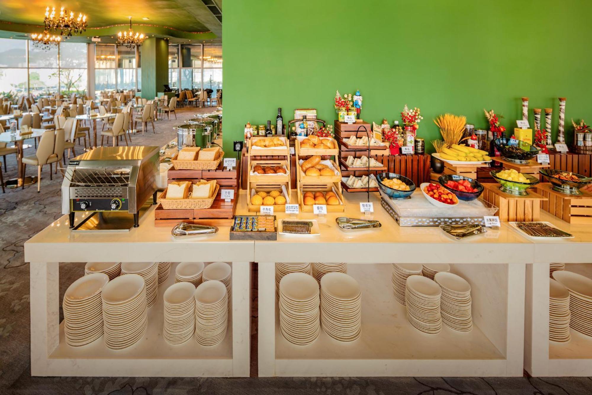 Yoho Treasure Island Hotel
