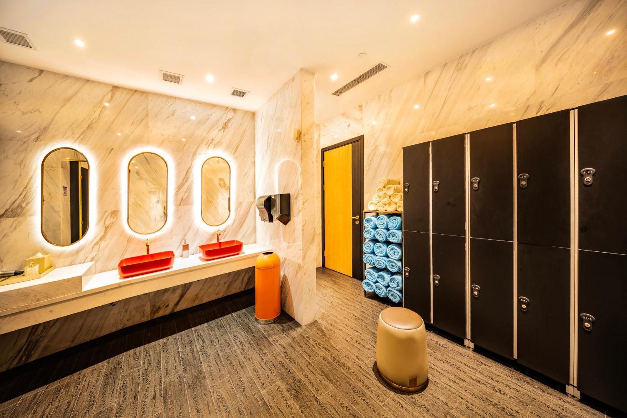 Yoho Treasure Island Hotel 5*