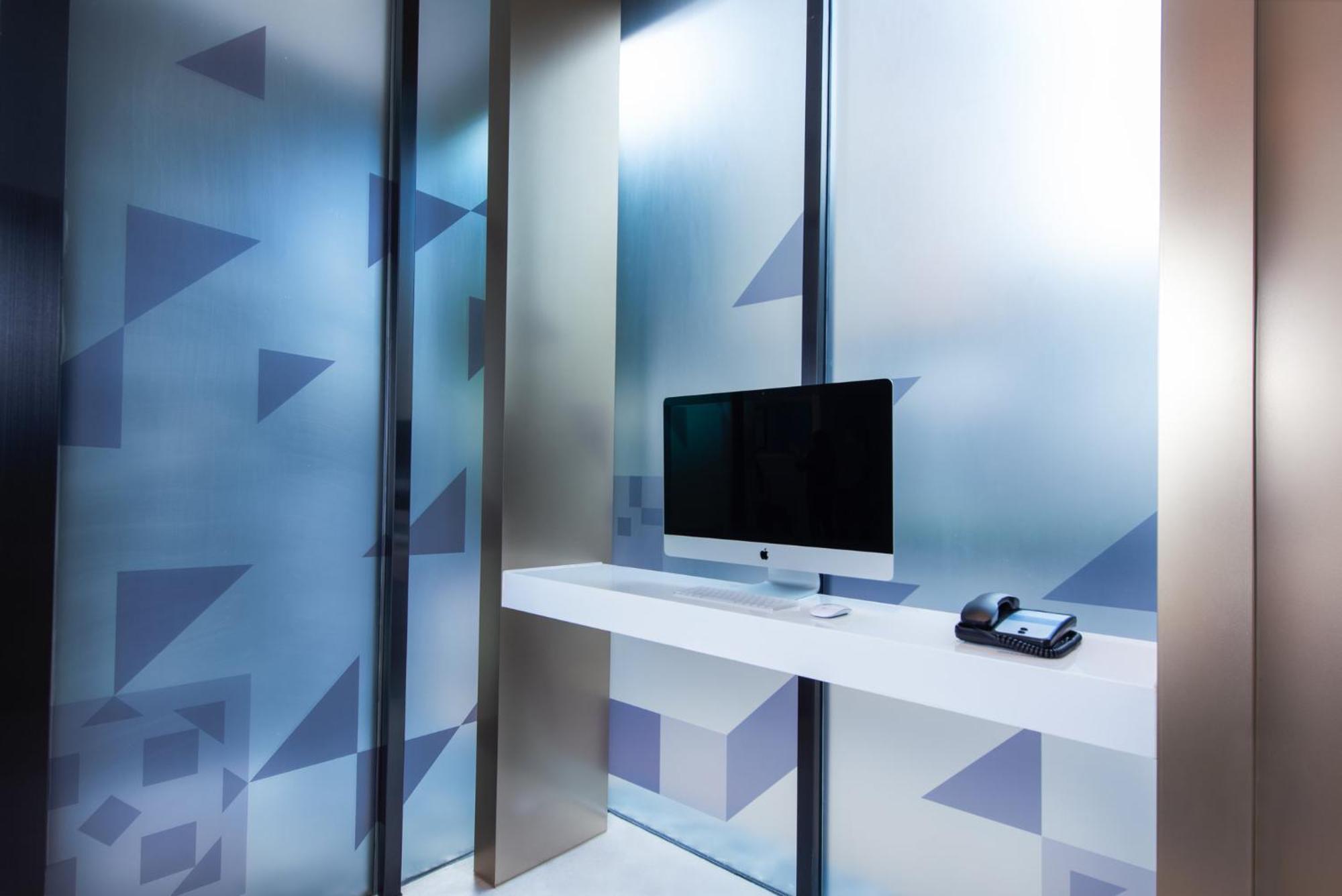 Express Centre By Ihg Hotel 3*