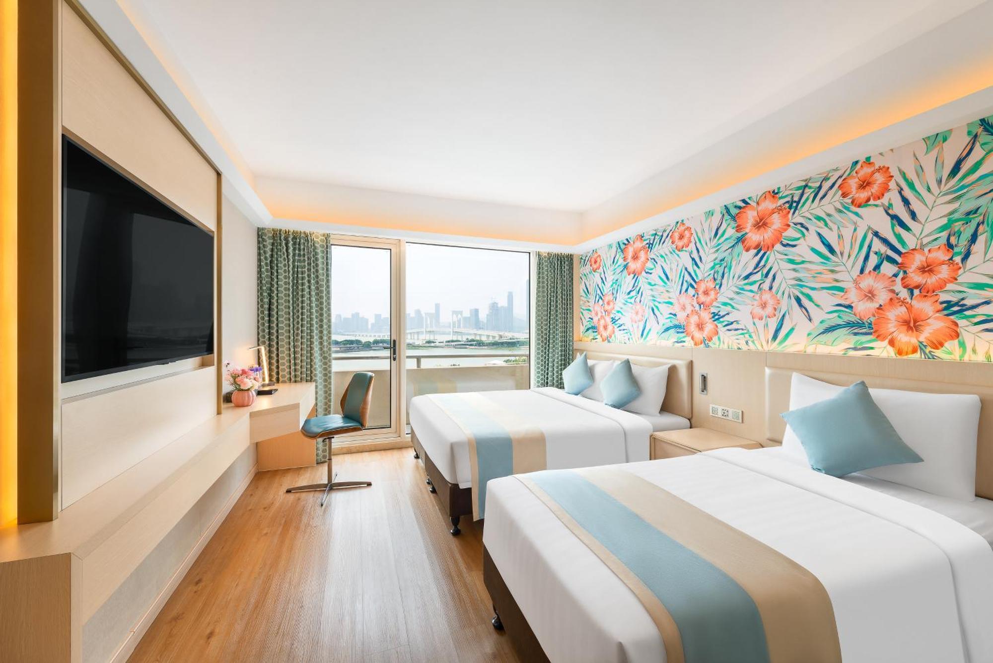 Riviera Hotel