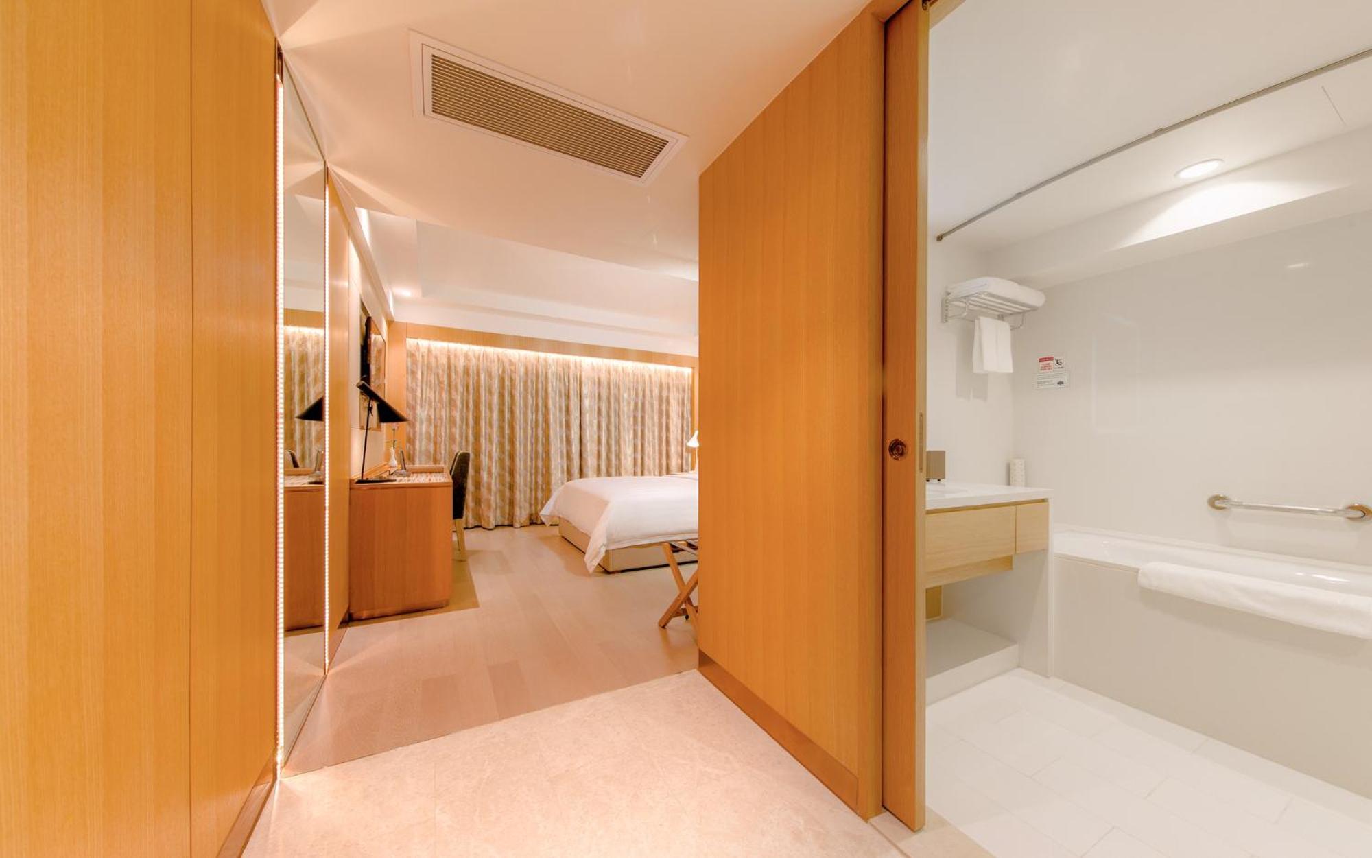 Royal Dragon Hotel
