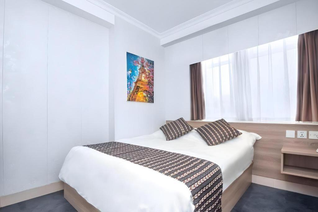 Holiday Hotel Hotel