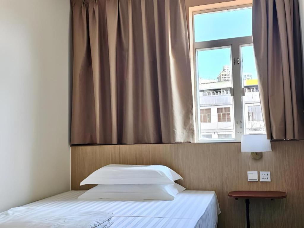 Man Va Hotel