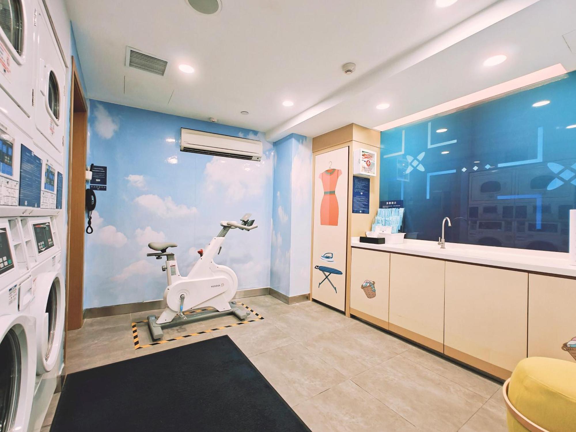 Express Centre By Ihg Hotel 3*