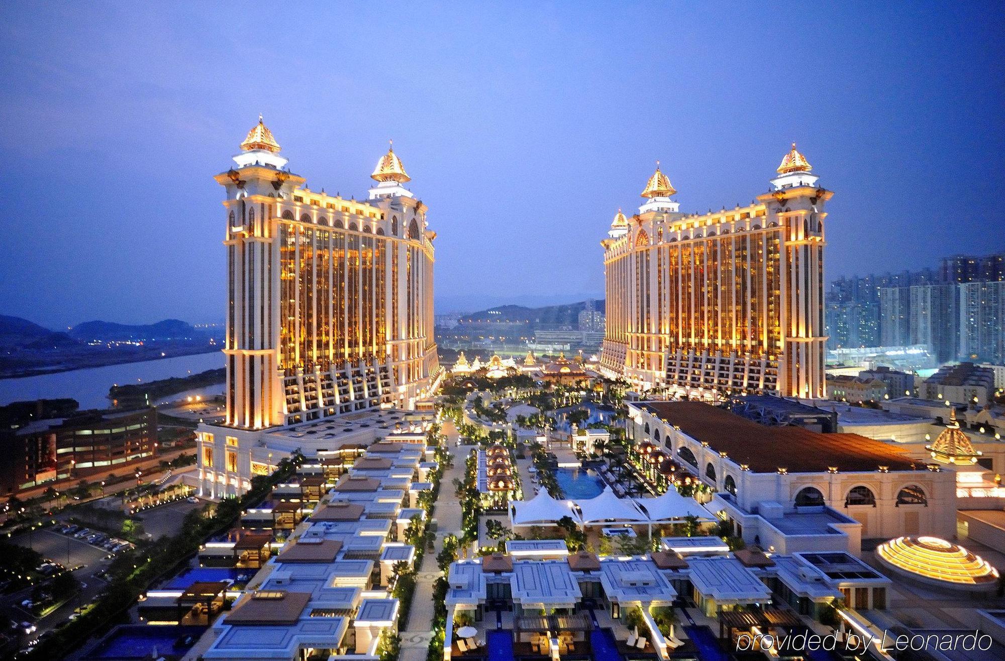 Galaxy Hotel 5*