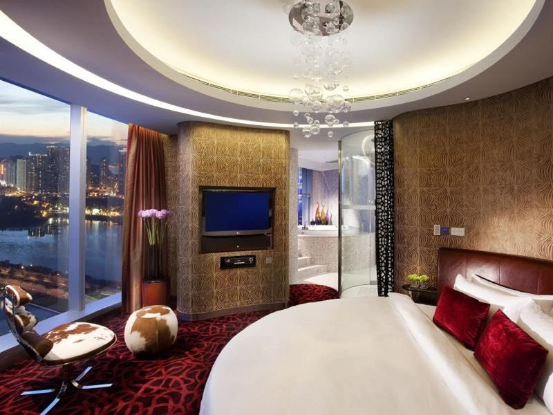 Of Dreams - The Countdown Hotel