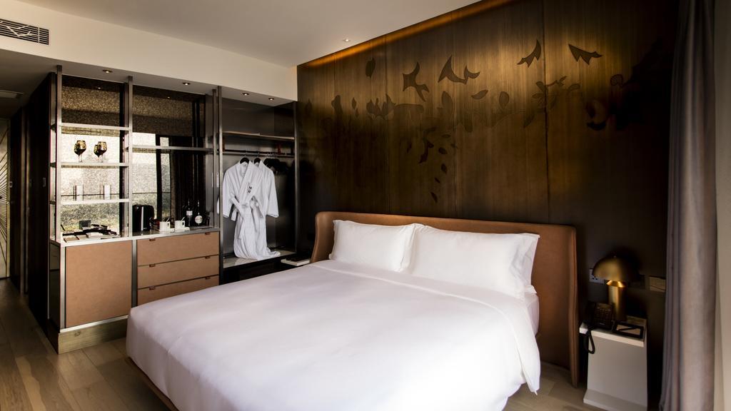 Yoho Hollywood Roosevelt 5*